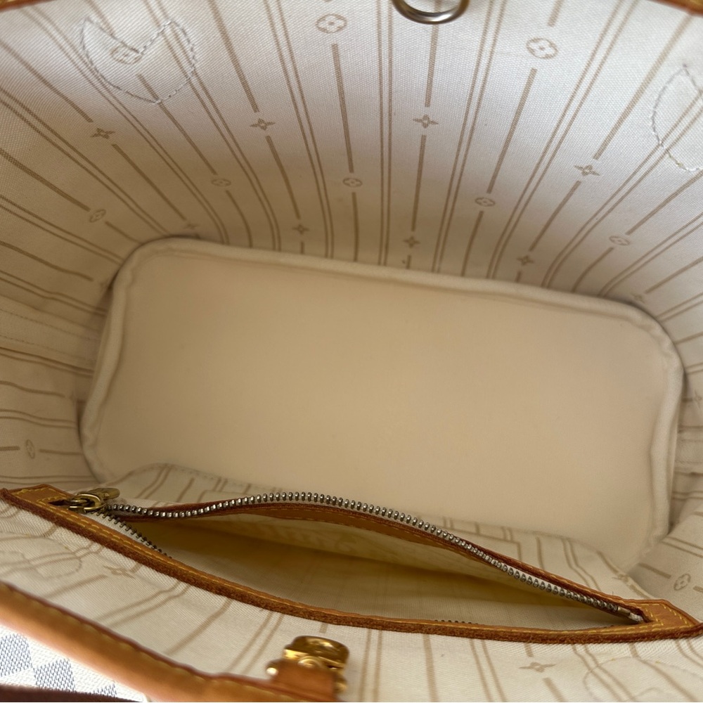 Authenticated Louis Vuitton White and Blue Damier NEVERFULL PM TOTE - Picture 9 of 13